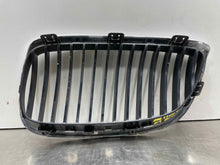 Load image into Gallery viewer, GRILLE BMW 328i 335i M3 2007 07 2008 08 2009 09 2010 10 Right - NW98124

