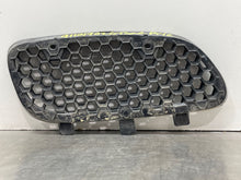 Load image into Gallery viewer, GRILLE Pontiac Grand Prix 97 98 99 00 01 02 03 Left - NW270695
