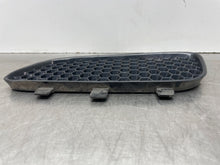 Load image into Gallery viewer, GRILLE Pontiac Grand Prix 97 98 99 00 01 02 03 Left - NW270695
