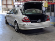 Load image into Gallery viewer, Carrier Assembly  MERCEDES E-CLASS 2006 - NW270864
