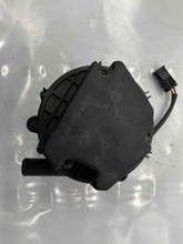 Load image into Gallery viewer, AIR INJECTION PUMP SMOG Porsche Boxster 1998 98 1999 99 - NW8234
