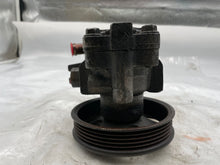 Load image into Gallery viewer, POWER STEERING PUMP Frontier Xterra 99 00 01 02 03 04 - NW163364
