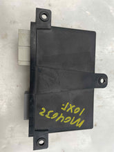 Load image into Gallery viewer, PARKING BRAKE CONTROL MODULE COMPUTER Jaguar XF 2009 09 - NW32994
