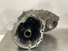 Load image into Gallery viewer, TRANSFER CASE Audi Q7 2011 11 2012 12 2013 13 2014 14 2015 15 - NW275912
