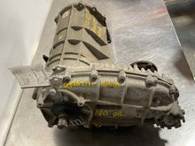Load image into Gallery viewer, TRANSFER CASE Audi Q7 2011 11 2012 12 2013 13 2014 14 2015 15 - NW275912
