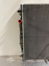 Load image into Gallery viewer, RADIATOR Cadillac CTS 2004 04 2005 05 2006 06 AT - NW131572
