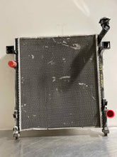 Load image into Gallery viewer, RADIATOR Jeep Liberty 2008 08 2009 09 2010 10 2011 11 2012 12 - NW131741
