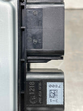 Load image into Gallery viewer, Computer Hyundai Genesis 2014 - NW277298
