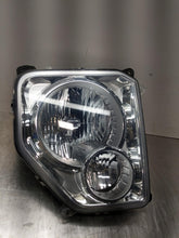 Load image into Gallery viewer, HEADLIGHT LAMP ASSEMBLY Jeep Liberty 08 09 10 11 12 Right - NW279864
