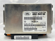 Load image into Gallery viewer, TRANSFER CASE CONTROL MODULE COMPUTER LR4 Range Rover Rover Sport 10-13 - NW37146
