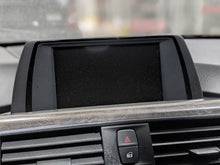Load image into Gallery viewer, Info-Gps Screen  BMW 330I 2017 - NW281670
