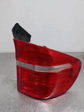 Load image into Gallery viewer, OUTER TAIL LIGHT LAMP BMW X5 X5M 07 08 09 10 Right - NW282835
