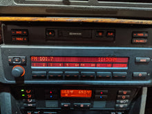 Load image into Gallery viewer, RADIO BMW 525i 528i 530i 1997 97 98 99 00 01 02 03 - NW282922
