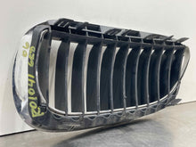 Load image into Gallery viewer, GRILLE BMW M6 645i 650i 2004 04 2005 05 06 07 08 09 10 Upper Right - NW283966
