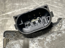 Load image into Gallery viewer, THROTTLE BODY Volvo V50 C30 C70 S40 04 05 06 07 08 - 10 - NW284132
