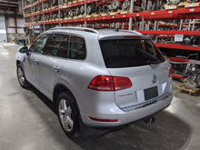 Load image into Gallery viewer, CARRIER ASSEMBLY Audi Q7 Volkswagen Touareg 11 12 13 14 15 - NW283841
