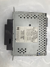 Load image into Gallery viewer, Radio Toyota Prius 2001 01 2002 02 2003 03 - NW284878
