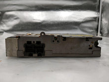 Load image into Gallery viewer, Radio Oldsmobile Allante 1989 - NW285963
