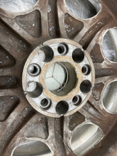 Load image into Gallery viewer, WHEEL 500SEL 400SE 92 93 94 16x7.5 alloy - NW286637
