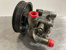 Load image into Gallery viewer, POWER STEERING PUMP GOLF JETTA BEETLE 98 99 00 01 - 05 - NW164179
