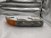 Load image into Gallery viewer, PARKLAMP Silverado Tahoe Suburban 1500 2500 1999 99 00 01 02 - 06 Right - NW289390
