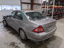 Load image into Gallery viewer, CARRIER ASSEMBLY C240 C230 2003 03 2004 04 05 Rear - NW290211
