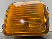 Load image into Gallery viewer, Park Lamp Light Hummer H3 2006 - NW411837
