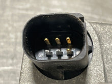 Load image into Gallery viewer, THROTTLE BODY Challenger Charger Magnum 2005 05 2006 06 2007 07 2008 08 - 12 - NW292377
