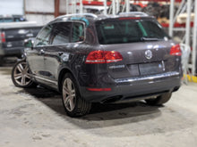 Load image into Gallery viewer, CARRIER ASSEMBLY Audi Q7 Volkswagen Touareg 11 12 13 14 15 - NW292522
