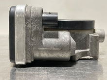 Load image into Gallery viewer, THROTTLE BODY BMW 745I 545I X5 2002 02 03 04 05 06 - NW489971
