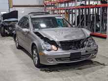 Load image into Gallery viewer, TRANSFER CASE C240 C320 E320 2003 03 04 05 06 - NW293317
