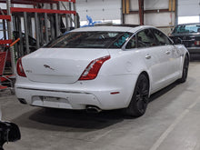 Load image into Gallery viewer, CARRIER ASSEMBLY Vanden Pl XF XFR XJ XJL XJR XK XKR 10-15 SUPERCHARGED - NW293718

