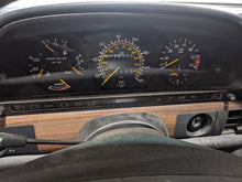 Load image into Gallery viewer, SPEEDOMETER CLUSTER Mercedes 420 1986 86 87 88 - NW294572
