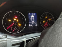 Load image into Gallery viewer, SPEEDOMETER CLUSTER Volkswagen Tiguan 13 14 15 16 17 - NW296870
