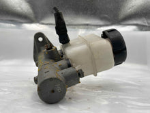 Load image into Gallery viewer, BRAKE MASTER CYLINDER Hyundai Santa Fe 2001 01 2002 02 2003 03 04 05 06 - NW114851
