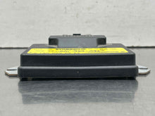Load image into Gallery viewer, TRANSFER CASE CONTROL COMPUTER ML320 ML430 98 99 - 05 - NW297237

