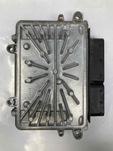 Load image into Gallery viewer, ECU ECM COMPUTER Volvo C30 V40 V70 2006 06 2007 07 08 - NW63274
