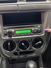 Load image into Gallery viewer, Radio Saab 9-2x Impreza 2004 04 2005 05 2006 06 2007 07 AM FM CD - NW298236
