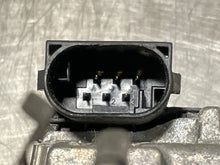 Load image into Gallery viewer, THROTTLE BODY MERCEDES CLK320 ML320 01 - 06 FITS MANY - NW178317
