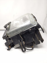 Load image into Gallery viewer, HEADLIGHT LAMP ASSEMBLY Range Rover 2003 03 2004 04 2005 05 Left - NW298829
