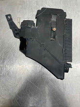 Load image into Gallery viewer, FUSE BOX Toyota Highlander 2006 06 2007 07 - NW65956
