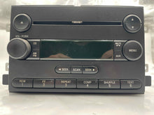 Load image into Gallery viewer, Radio  FIVE HUNDRED 2005 - NW134950
