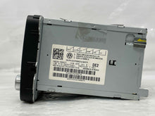 Load image into Gallery viewer, RADIO Volkswagen Golf Jetta 2010 10 2011 11 - NW302177
