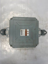 Load image into Gallery viewer, ECU ECM COMPUTER Saab 9-2X 2005 05 Auto 2.5 - NW62181
