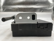Load image into Gallery viewer, BODY CONTROL MODULE BCM COMPUTER Hyundai Santa Fe 10 11 12 - NW32282

