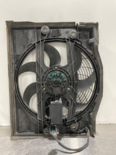 Load image into Gallery viewer, RADIATOR FAN ASSEMBLY BMW 325I 01 02 03 04 05 Auto - NW307541
