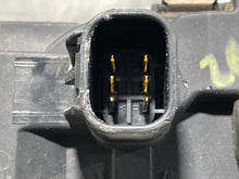 Load image into Gallery viewer, THROTTLE BODY Escaldes Silverado Tahoe Hummer Sierra 2500 Pickup 2009 09 10 11 - NW307992
