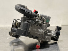 Load image into Gallery viewer, THROTTLE BODY TOYOTA CELICA 2000 00 01 02 03 04 05 GT - NW512185
