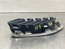 Load image into Gallery viewer, Grille  SAAB 9-3 2003 - NW98651
