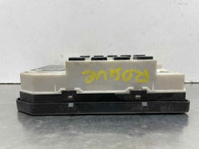 Load image into Gallery viewer, FUSE BOX Nissan Rogue 2008 08 2009 09 2010 10 - NW234944
